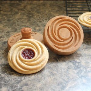 Spiral Wreath Cookie Stamp CS8-030